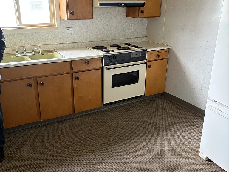 1011 E 3rd St — Photo 5