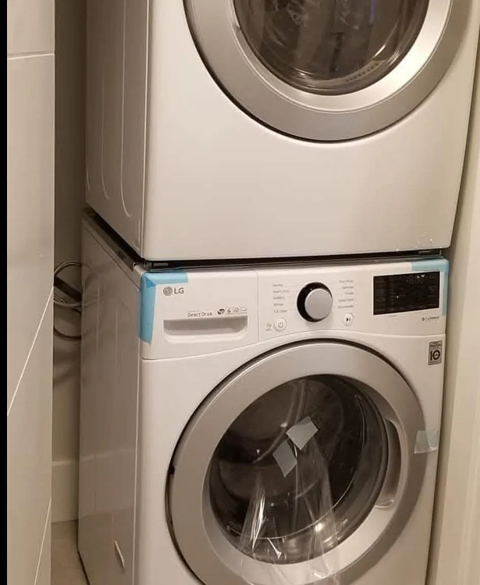 2 bed, 700 sqft, $2,200 — Photo 3