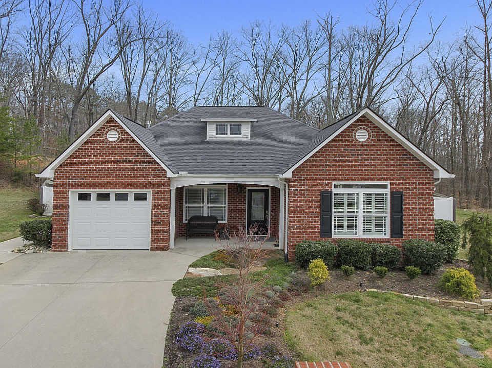 1st image of 140 Ann Cove Ln