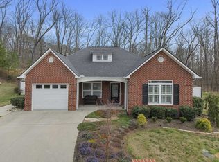 140 Ann Cove Ln, Powell, TN 37849