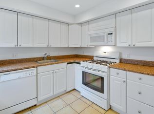 535 Spruce St #B, Philadelphia, PA 19106