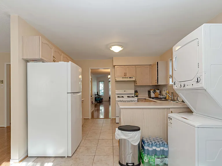 50 Chalmers Dr — Photo 13