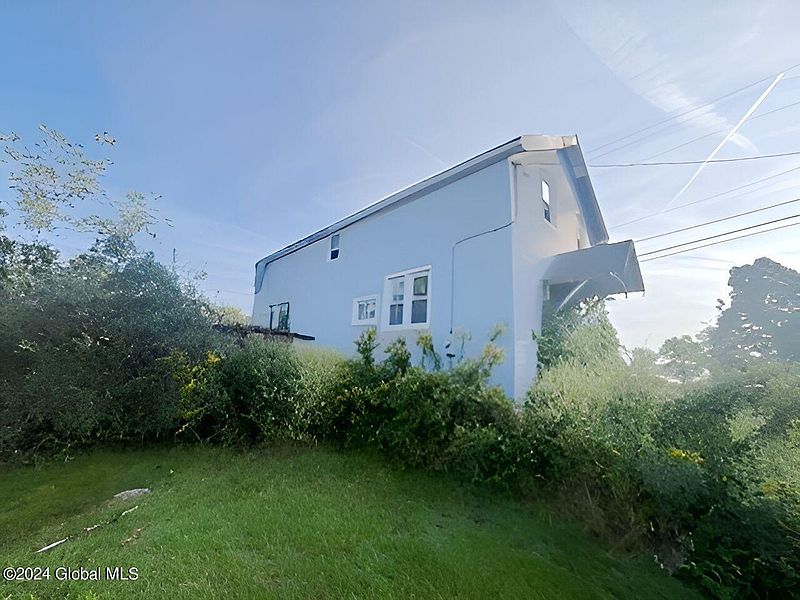 3rd image of 1335 Sacandaga Road