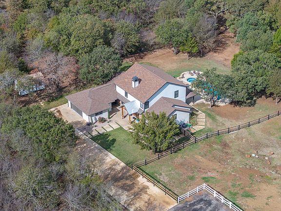 2nd image of 950 Naylor Rd