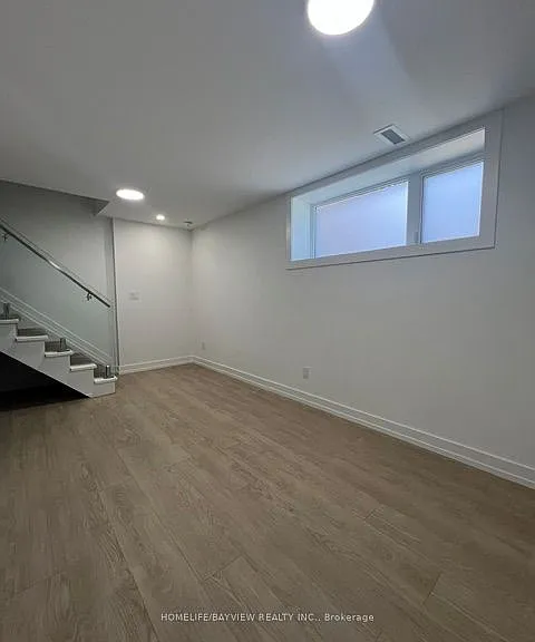 311 Linsmore Cres #3 — Photo 15