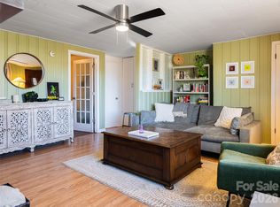 44 Presbyterian Church Rd, Mills River, NC 28759