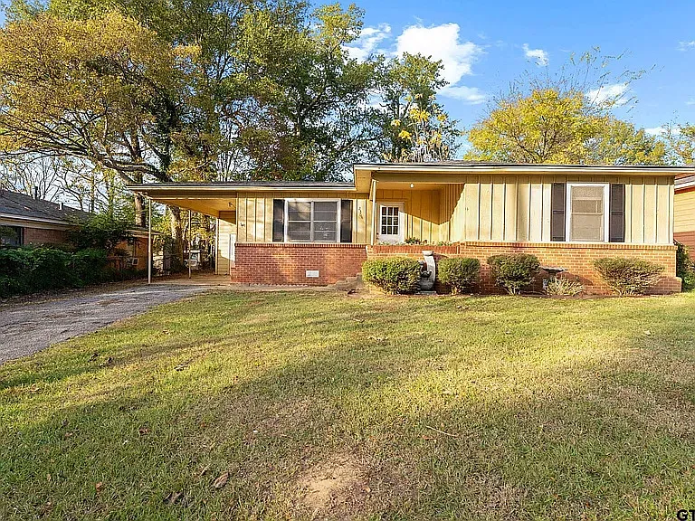 3 bed, 1072 sqft, $1,400 — Photo 1