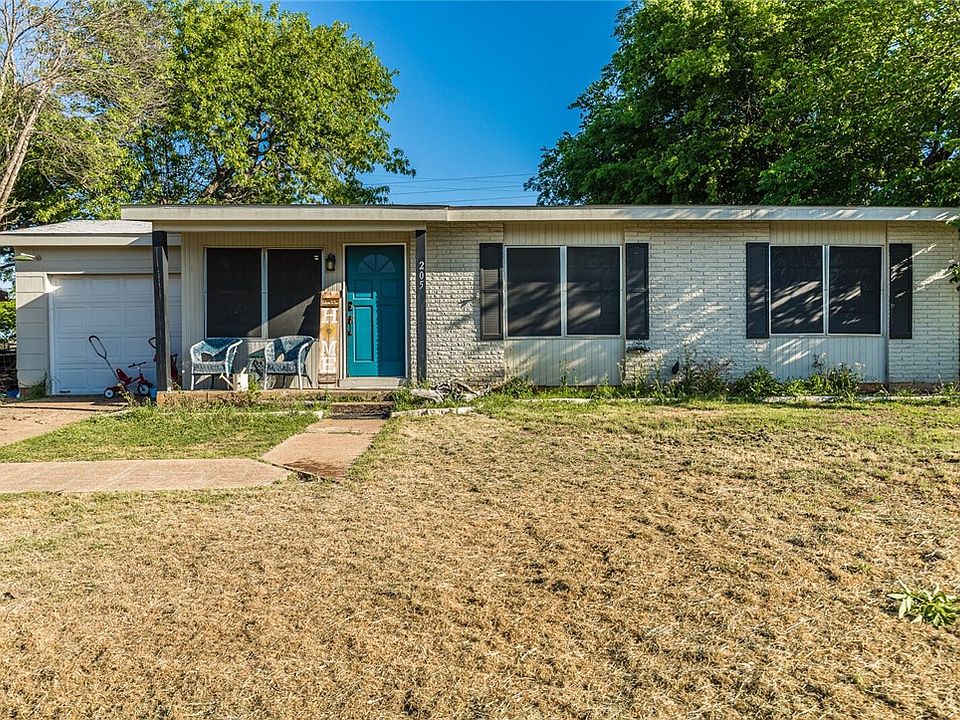 1st image of 205 Laurel Ln