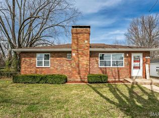 931 Prigge Rd, Saint Louis, MO 63138