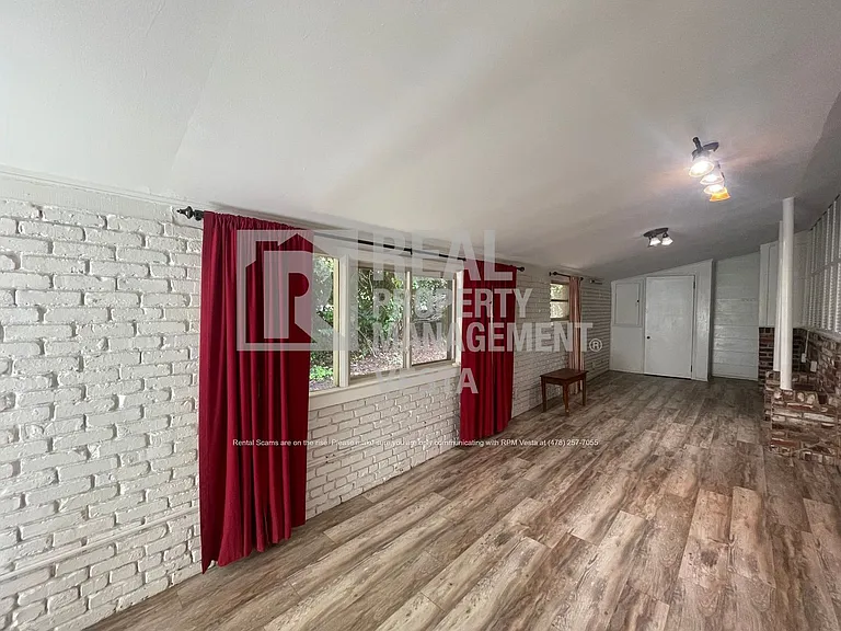 240 Candler Dr — Photo 15