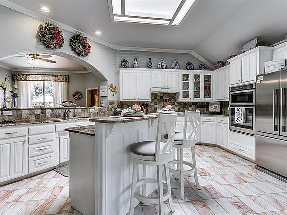 4th image of 6116 Iron Horse Dr
