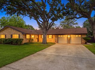 302 Village Dr, Sugar Land, TX 77498