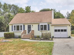 30 Edgecumb Rd, West Milford, NJ 07480