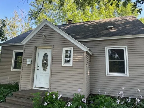 1011 Selmser Ave, Cloquet, MN 55720