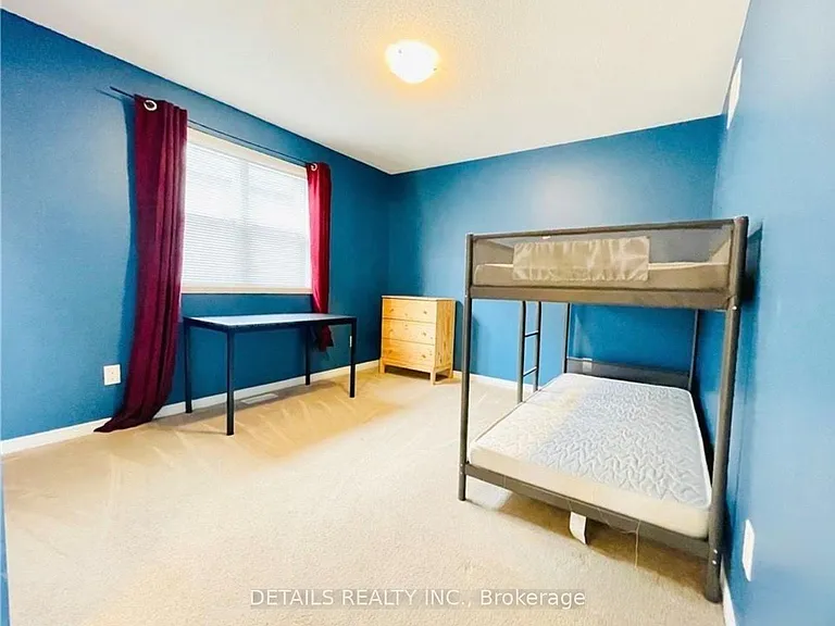 439 Cavesson St — Photo 17