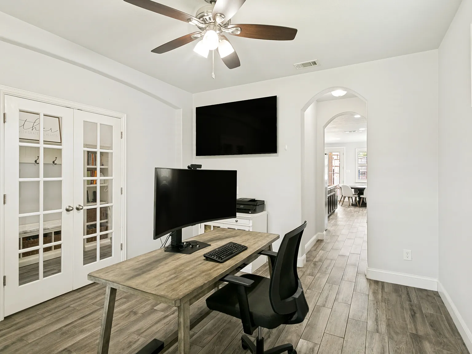 4 bed, 3133 sqft, $4,000 — Photo 3
