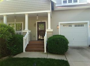 261 Montclair Tower Dr, Saint Charles, MO