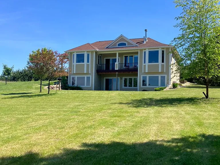 220 Meadow Woods Dr — Photo 29