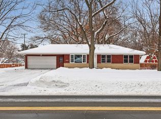 8081 Red Oak Dr, Moundsview, MN 55112