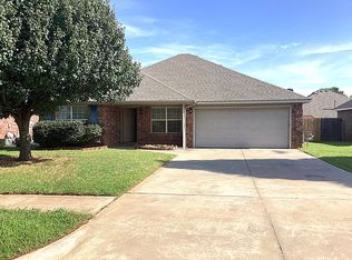 613 E Juniper Ln, Mustang, OK 73064