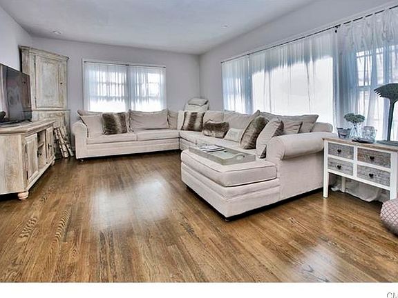 3rd image of 777 Lincoln Ave