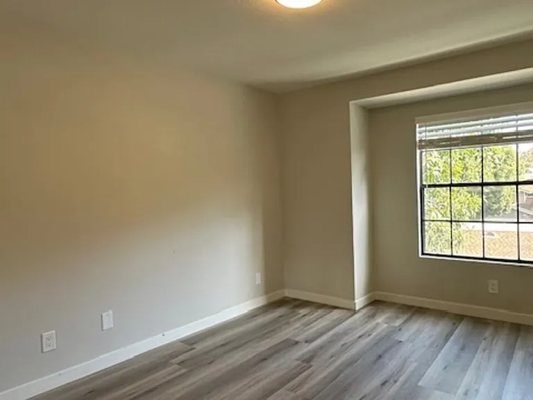 923 Lotus Cir — Photo 20