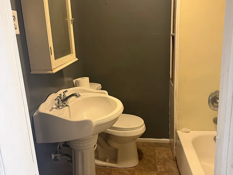210 S Presley St #A — Photo 3