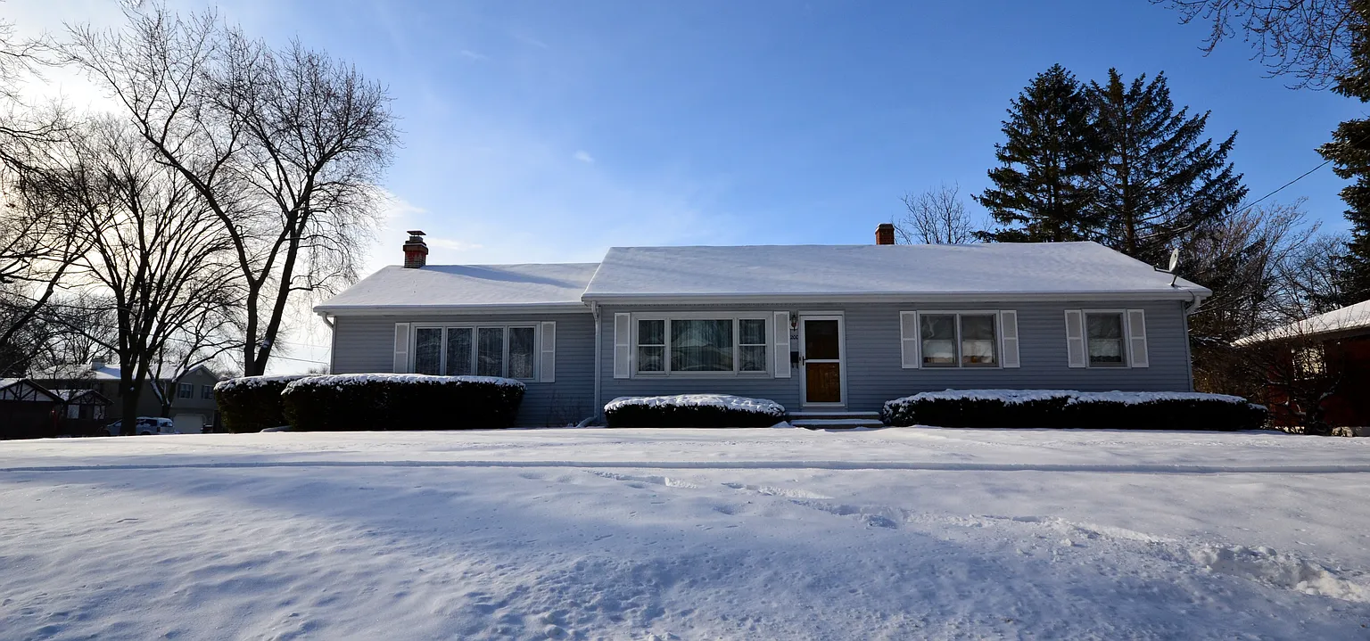 200 N Hickory Ave photo 1