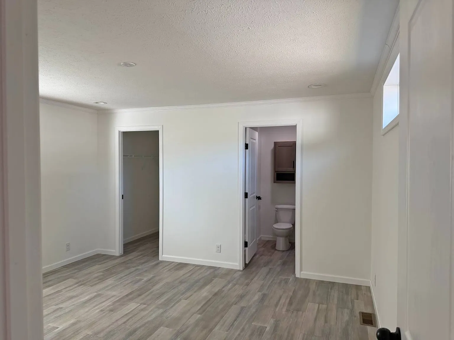 3 bed, 2.0 bath, 1140 sqft, $1,400 — Photo 4