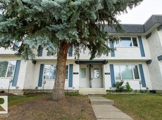 Yellowbird Court, Edmonton, AB T6J 4V8