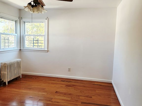 4th image of 4 Lawrence Ave Floor 2