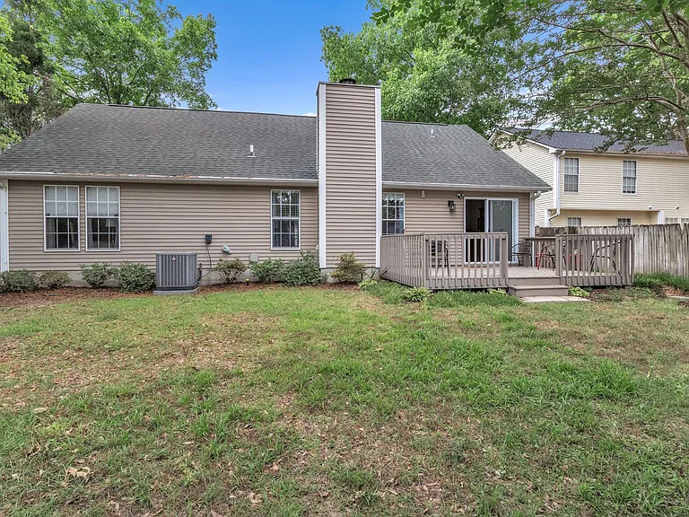 265 Okehampton Dr — Photo 21