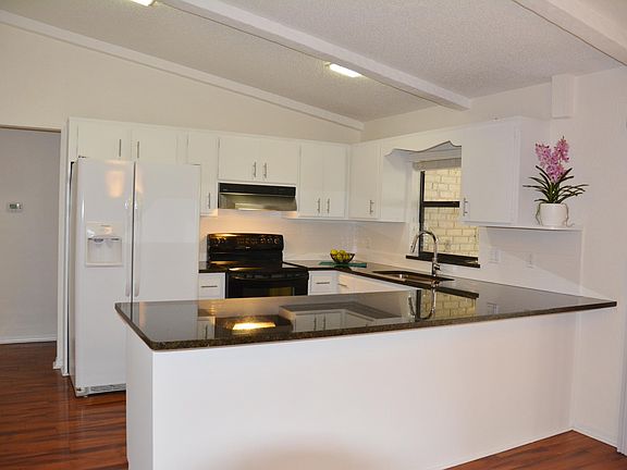 3rd image of 2600 Manorwood Dr