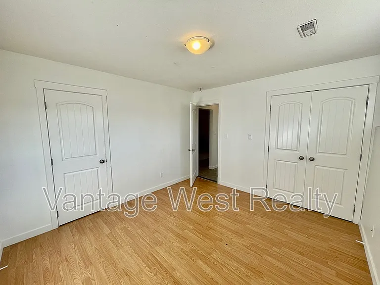 630 Belgo Rd #B — Photo 13