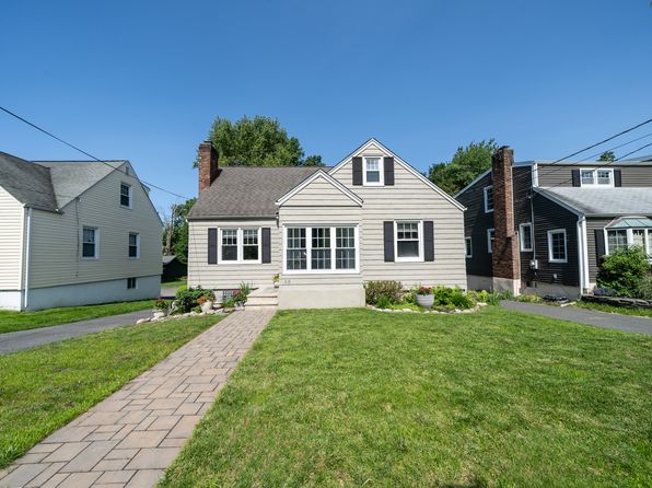68 Derwent Ave