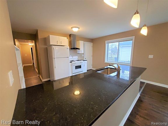 4th image of 213 S Hamilton St #B