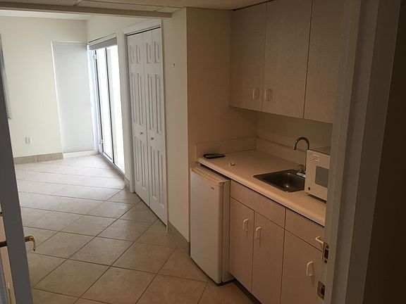 "In-law" Suite with private balcony