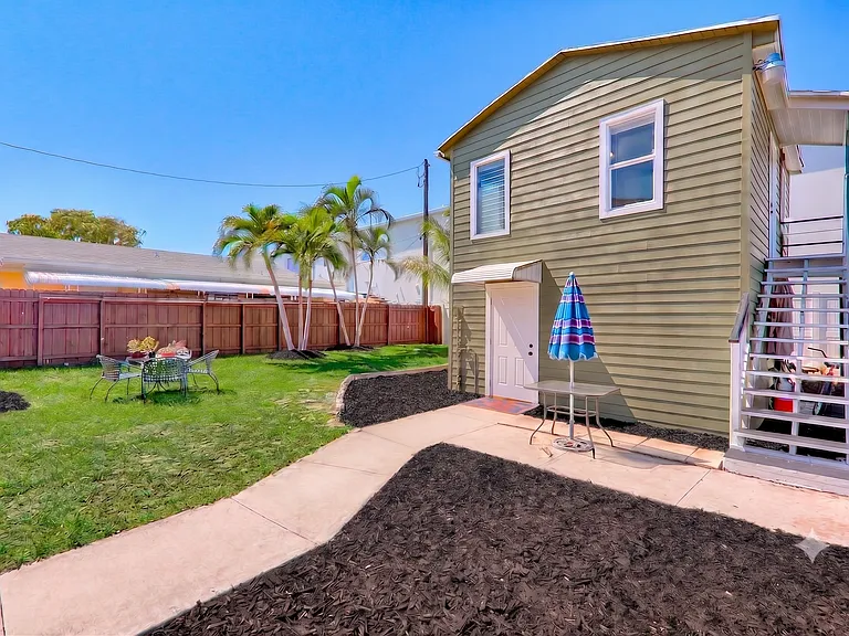 417 Mayflower Rd — Photo 6