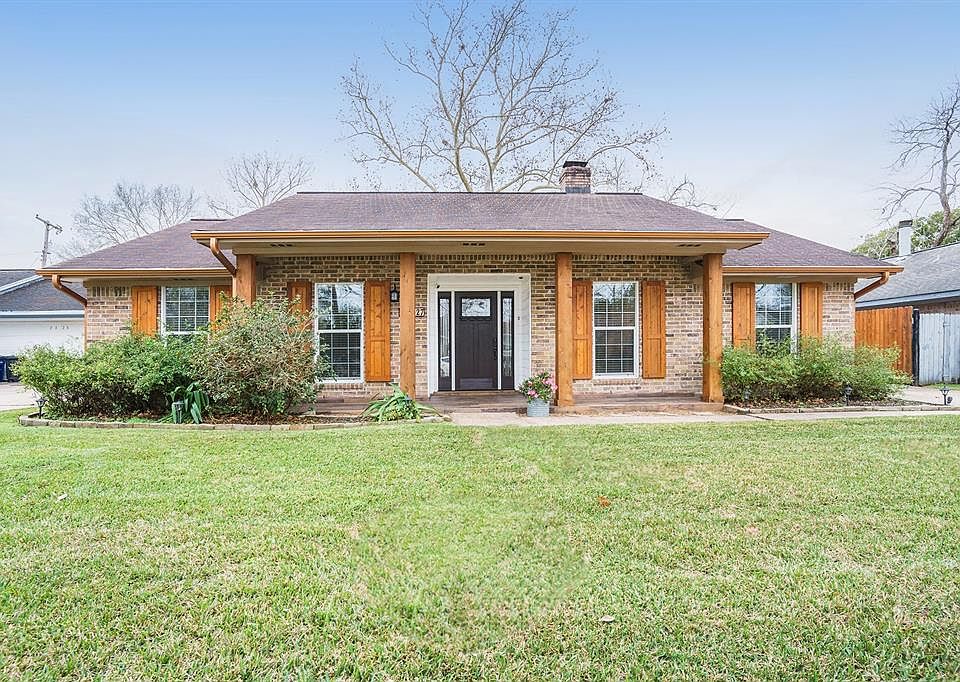 1st image of 2127 Savanna Ct N