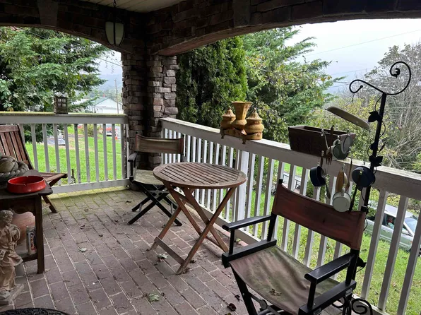 918 Alta St, Staunton, VA 24401
