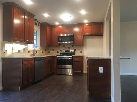 4th image of 3474 Grey Ave