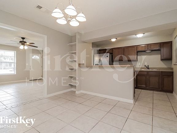 5th image of 1180 Sharon Dr