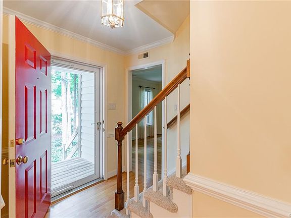 5th image of 12112 Mountain Laurel Dr