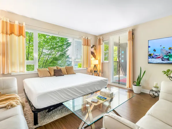 13740 75a Ave #310, Surrey, BC V3W 0E8