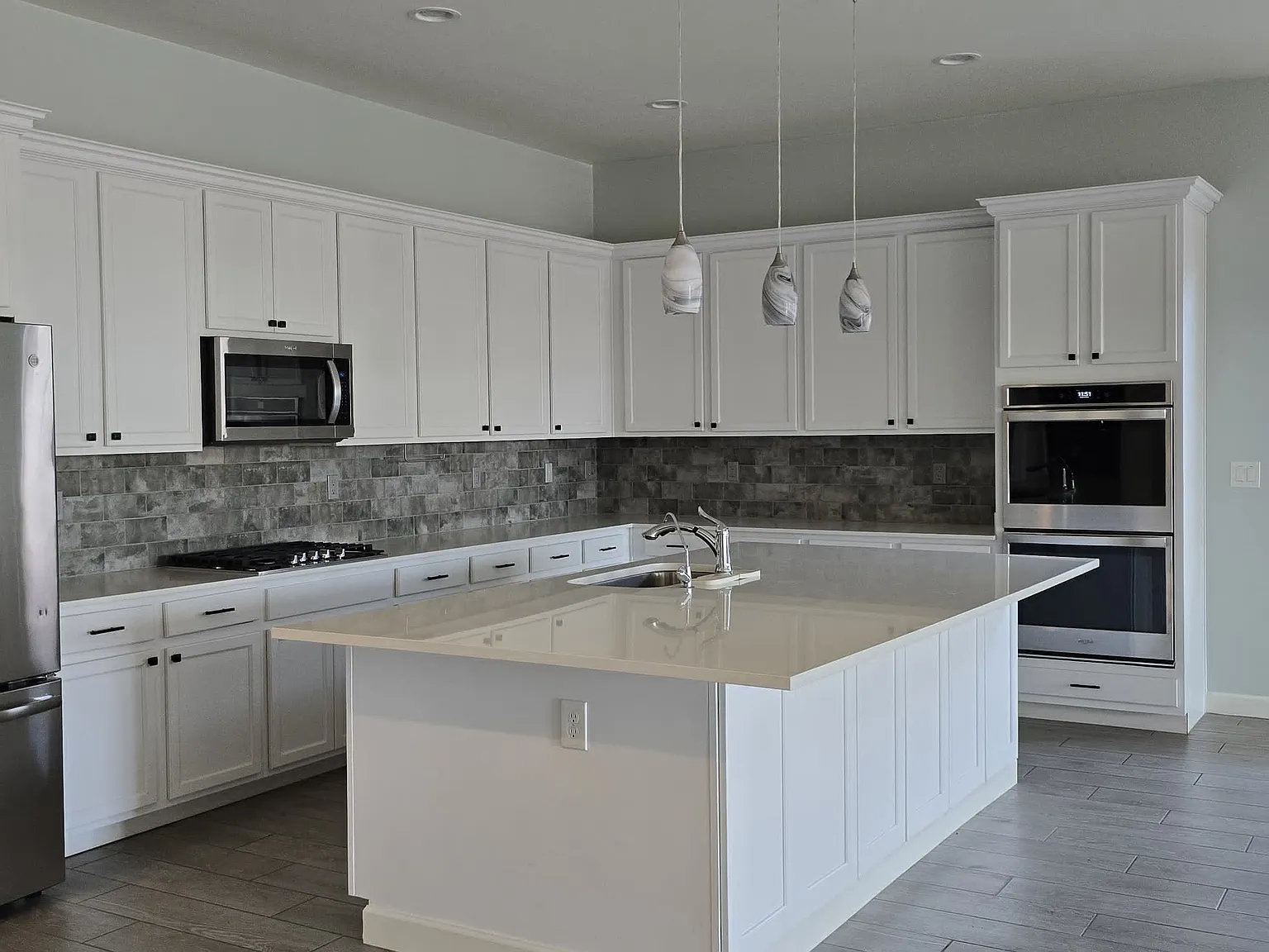 4 bed, 2799 sqft, $3,500 — Photo 3