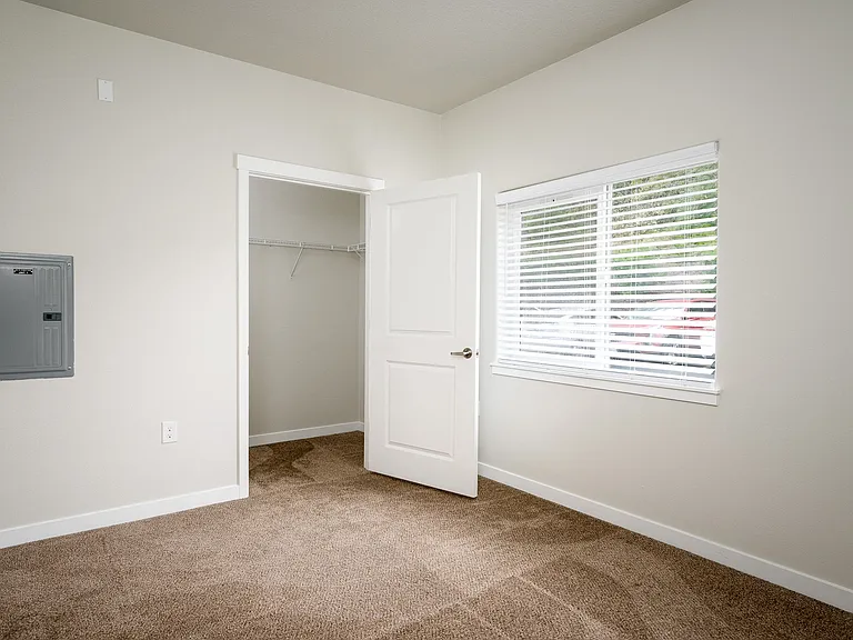 Leverich Apartments — Photo 9