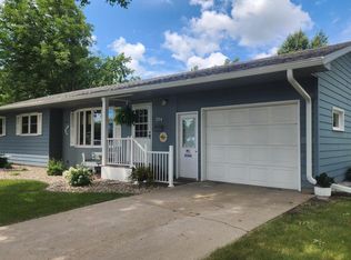 204 Galles Dr, Redwood Falls, MN 56283
