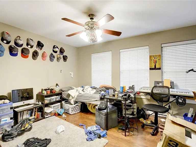 4500 Avenue C #B — Photo 14