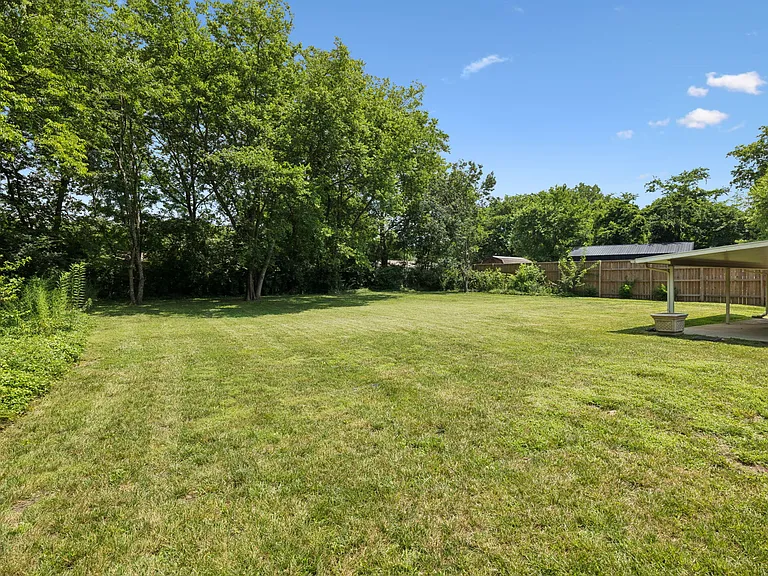 314 Derby Ln — Photo 30