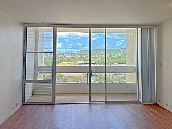 555 University Ave APT 1202